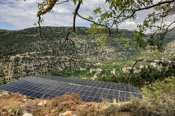 روستای تولا در لبنان از انرژی خورشیدی استفاده می کند